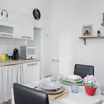 & Service Lisa House